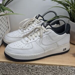 Nike Air Force 1 "07 Black/White Leather Mens Size 9.5 Casual Walking Shoes